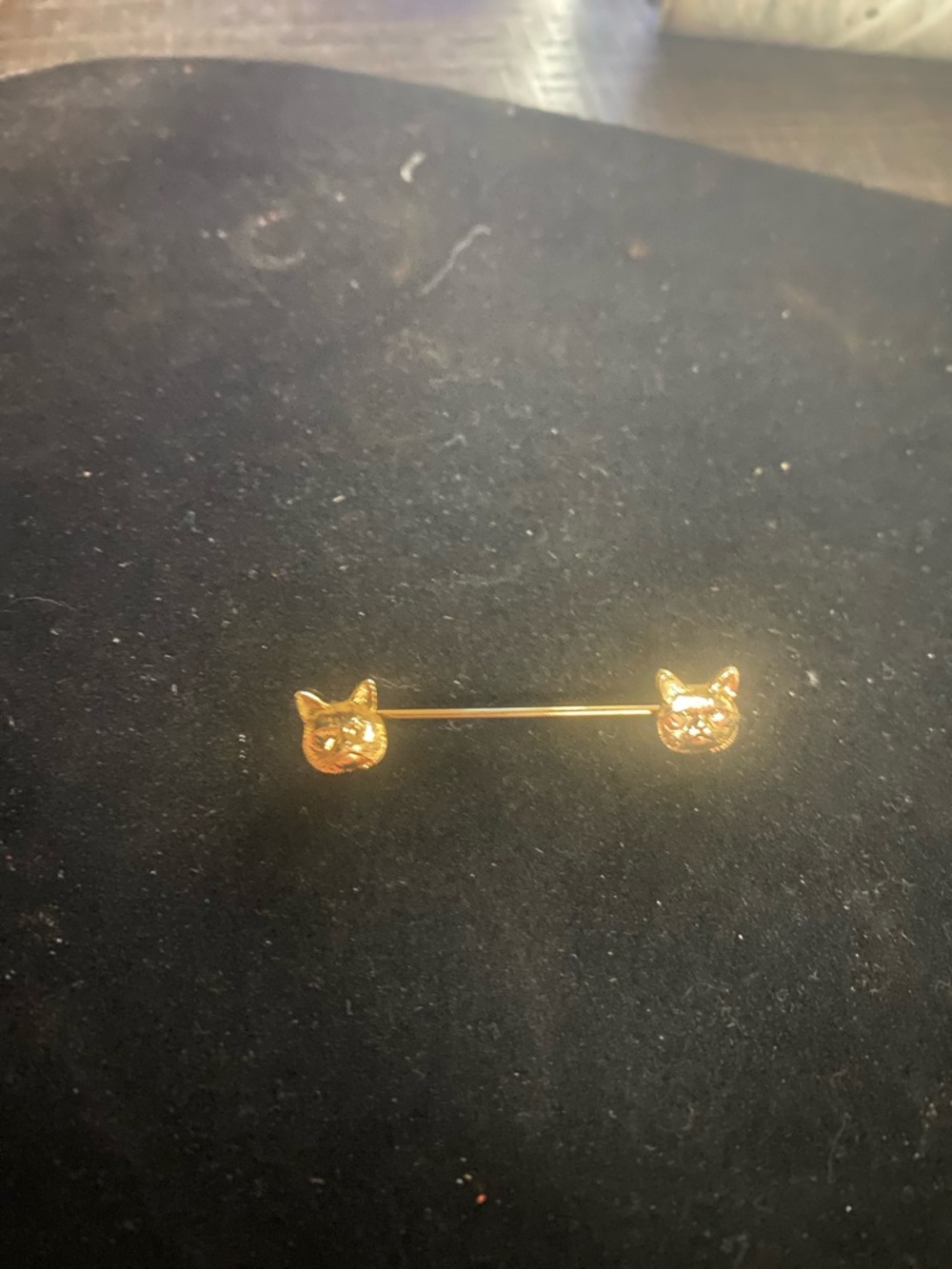 Gold Cat Face collar pin
